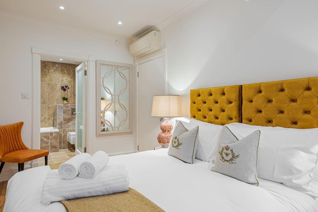 Chic Belgravia Hideaway With Private Patio 10 Mins To Harrods Londres Exterior foto